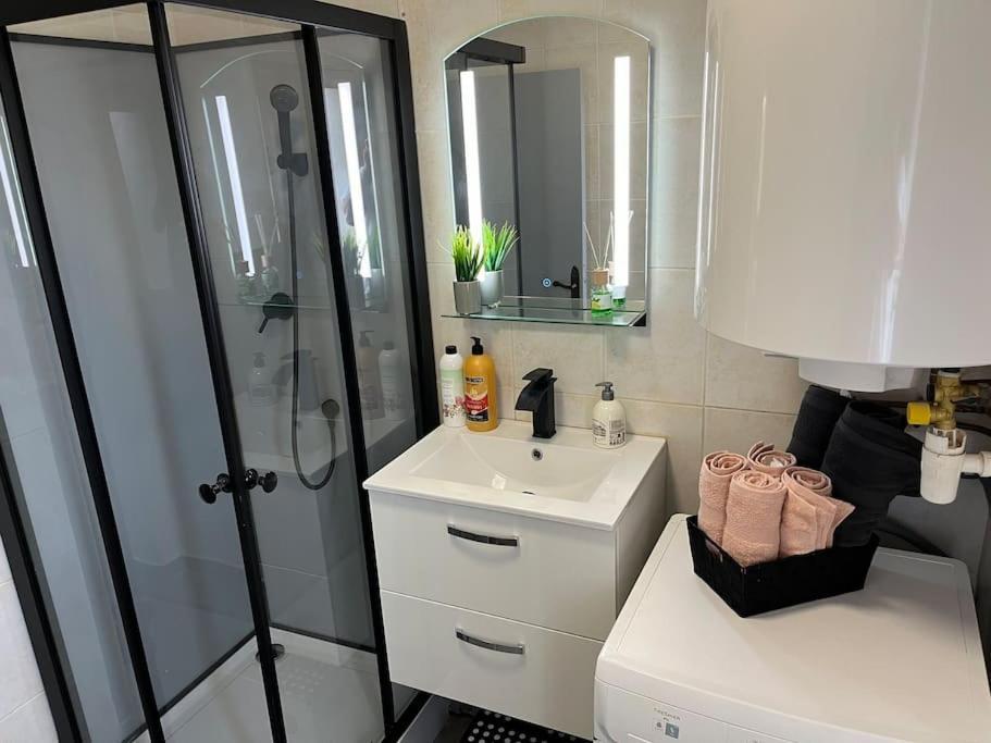 Bel Appartement Neuf, Bien Situe Carcassonne Esterno foto